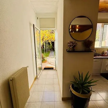 Vakantiehuis Maison Centre Avec Jardin *